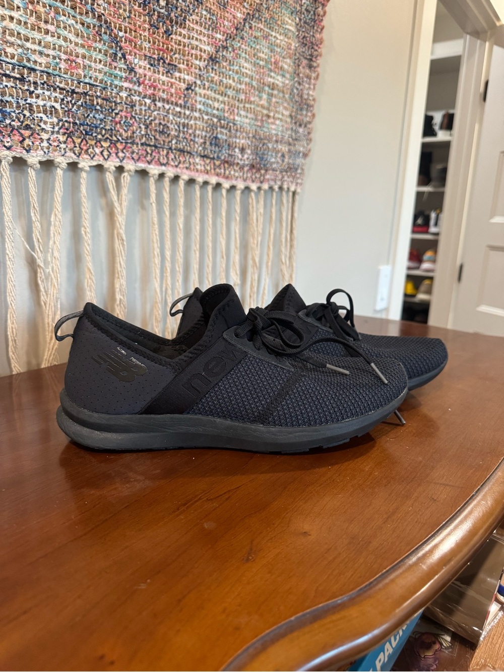 New Balance Men’s Black Knit Lace Athletic Sneakers